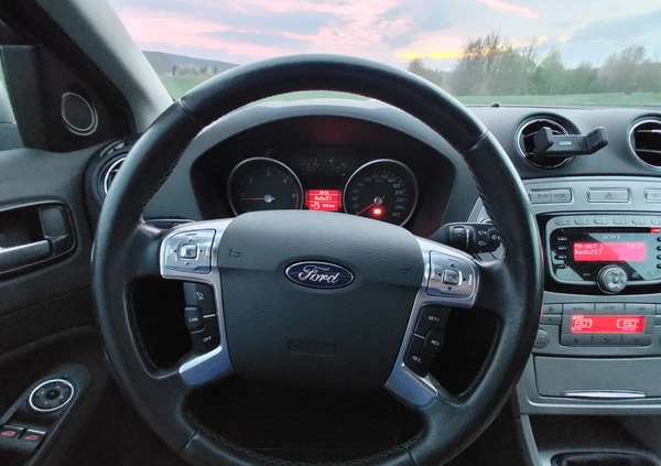 Ford Mondeo cena 21900 przebieg: 262000, rok produkcji 2007 z Czyżew małe 326